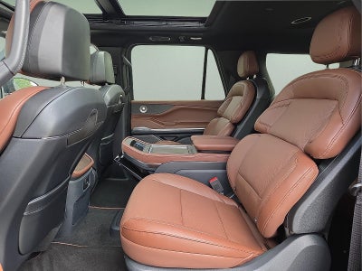2027 Lincoln Navigator L Reserve
