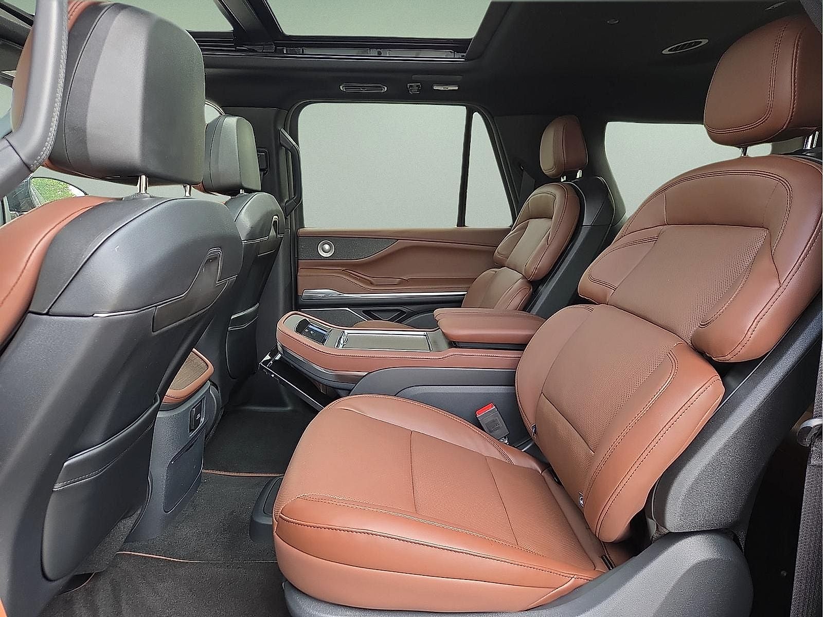 2027 Lincoln Navigator L Reserve