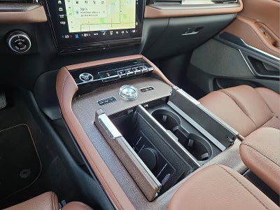 2027 Lincoln Navigator L Reserve