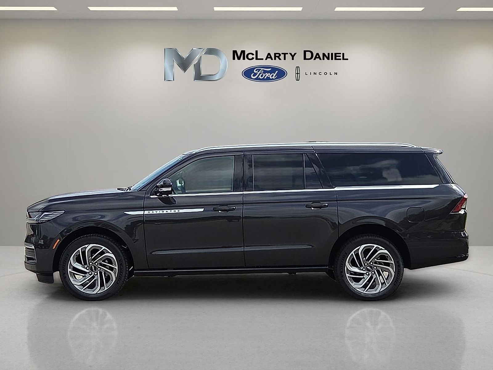 2027 Lincoln Navigator L Reserve