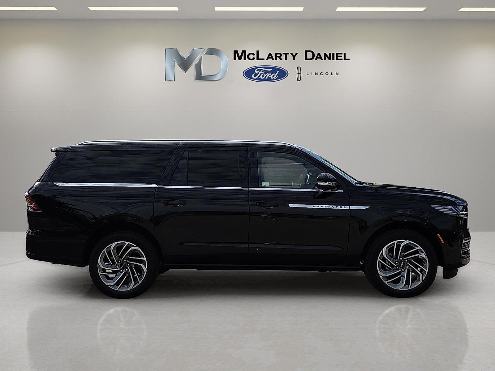 2025 Lincoln Navigator L Reserve