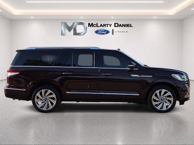 2023 Lincoln Navigator L Reserve