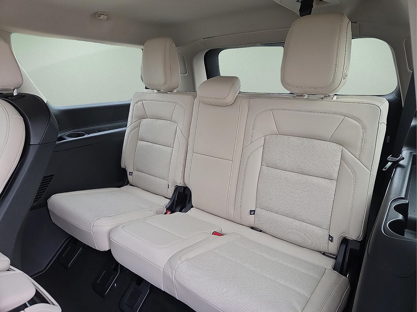 2027 Lincoln Navigator L Reserve