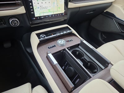 2027 Lincoln Navigator L Reserve