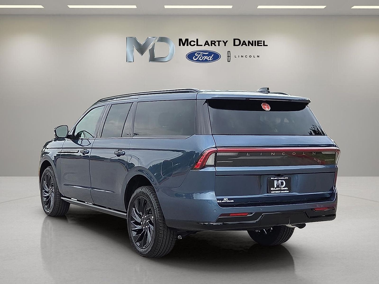 2027 Lincoln Navigator L Reserve
