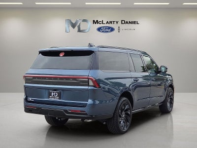 2027 Lincoln Navigator L Reserve