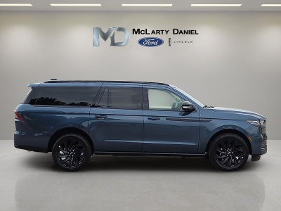 2027 Lincoln Navigator L Reserve