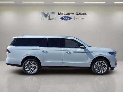 2026 Lincoln Navigator L Reserve