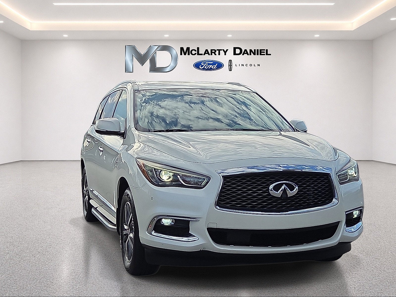 2017 INFINITI QX60 Base