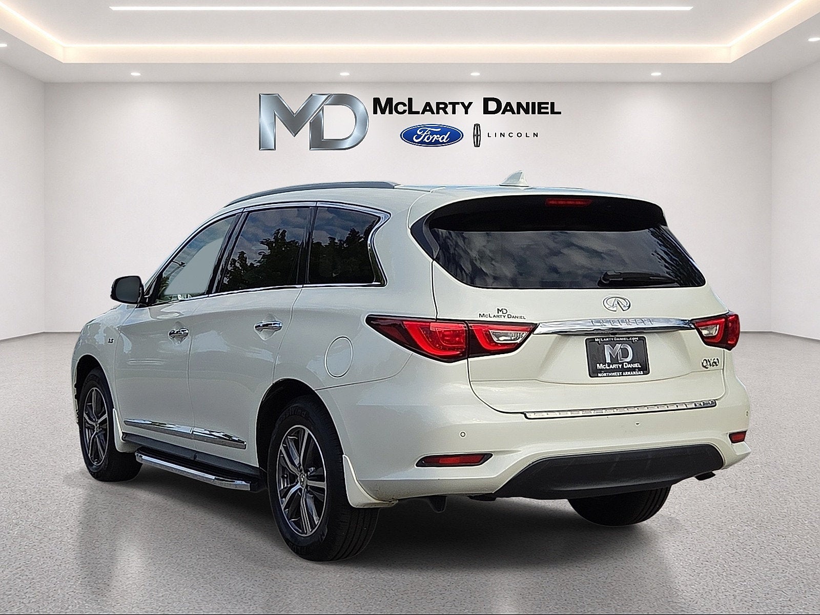 2017 INFINITI QX60 Base