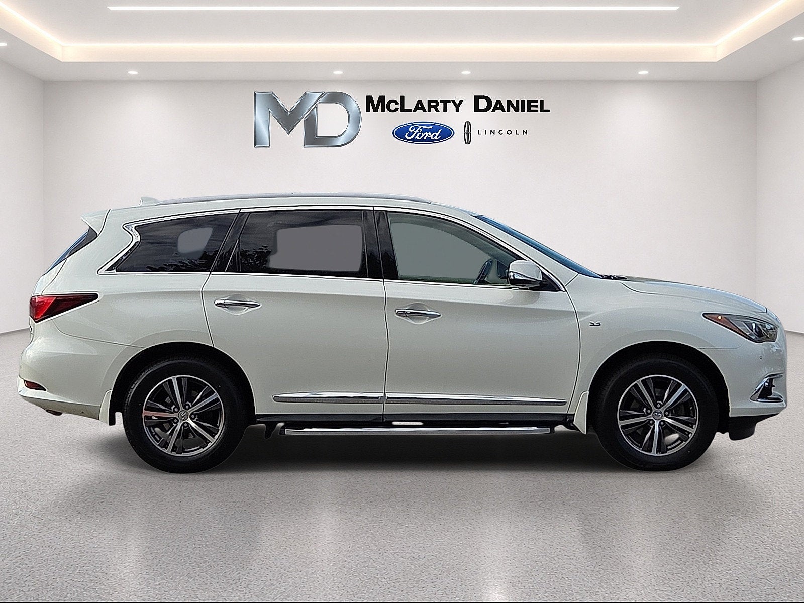 2017 INFINITI QX60 Base