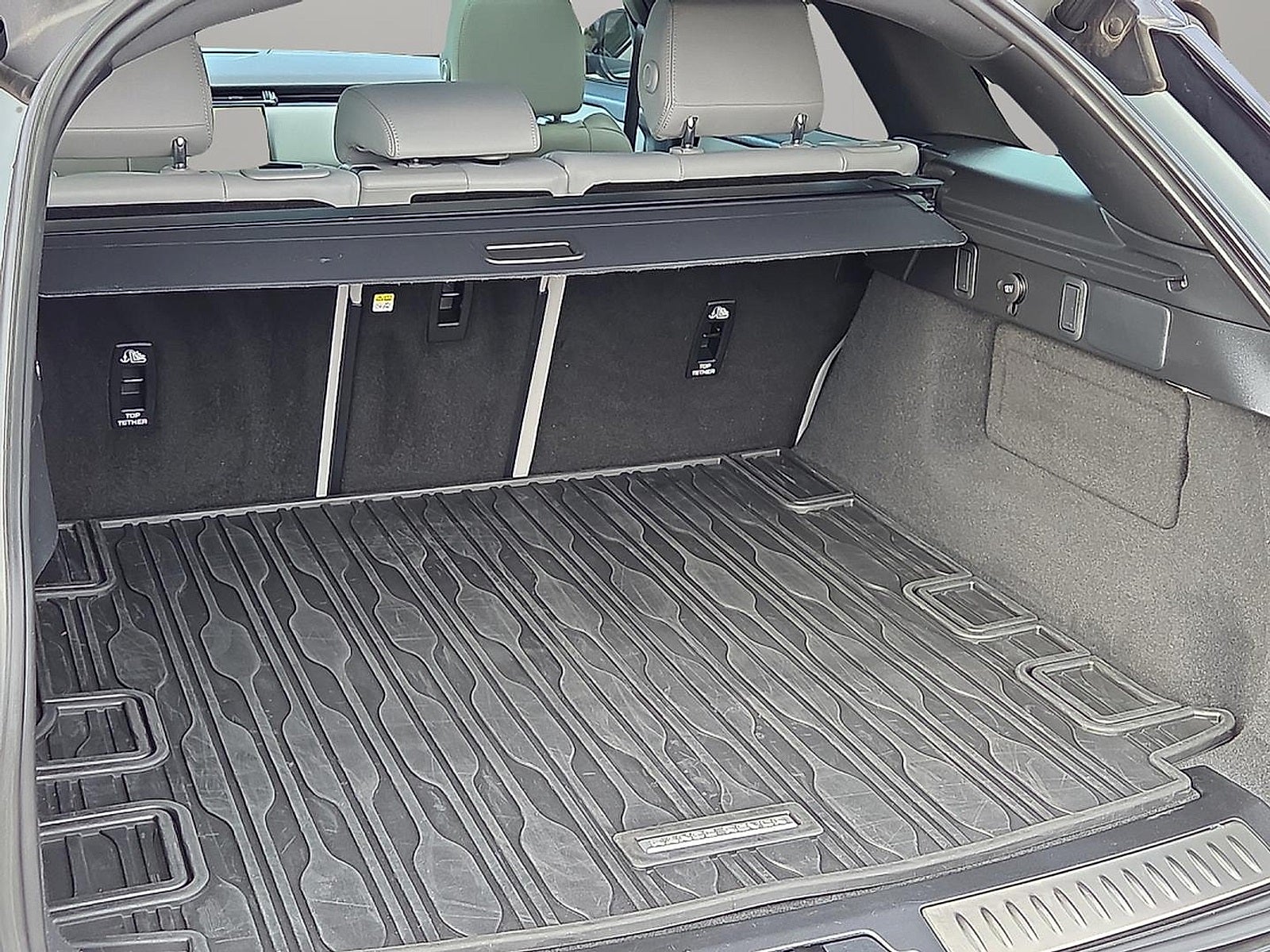 2024 Land Rover Range Rover Velar Dynamic SE