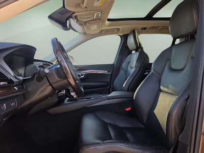 2016 Volvo XC90 T6 Momentum