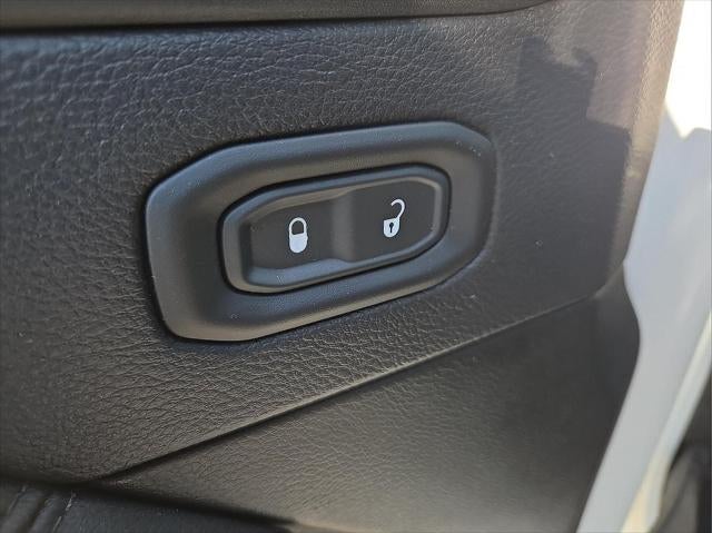 2020 Jeep Wrangler Unlimited Sahara Altitude