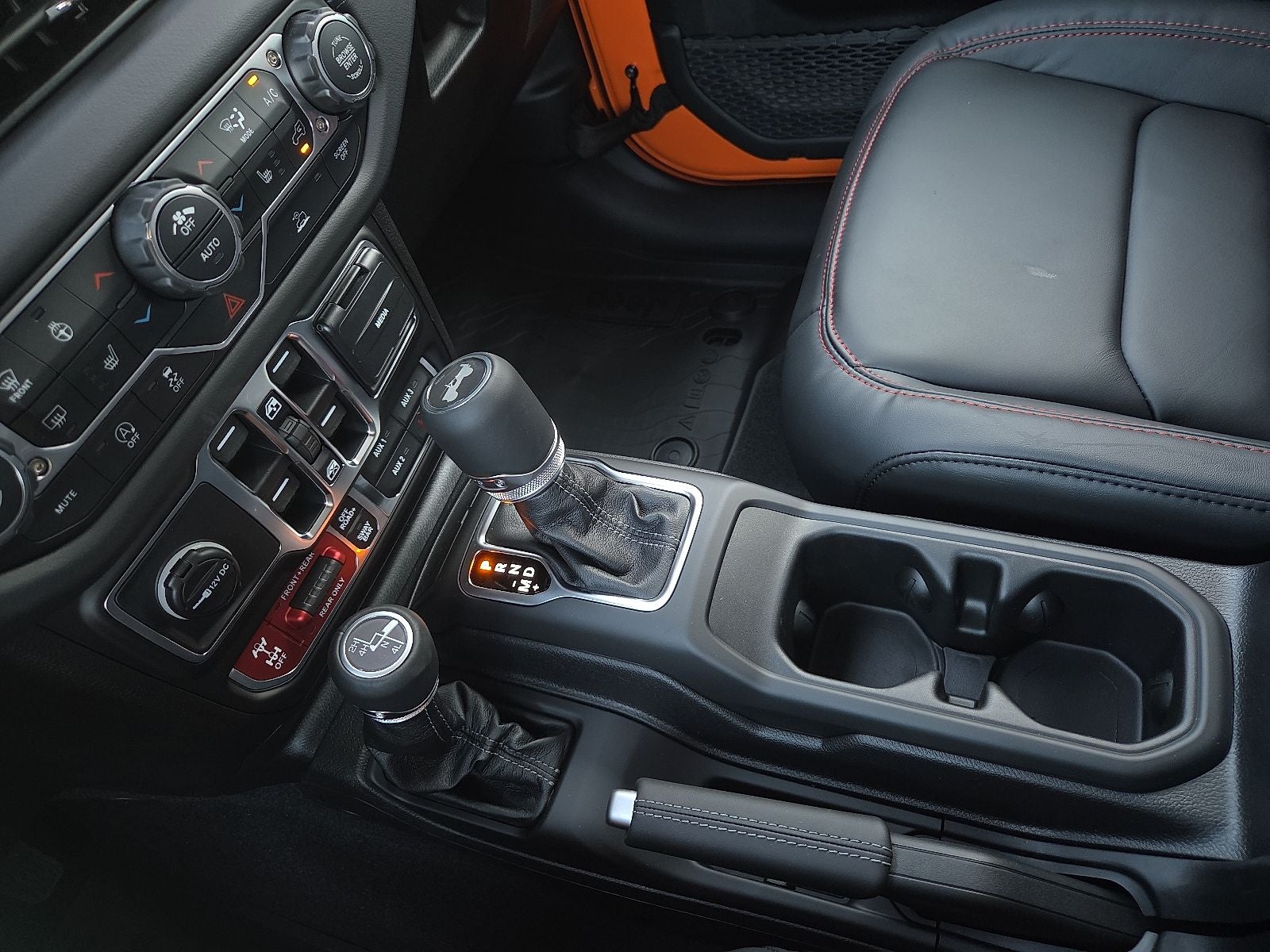 2027 Jeep Wrangler WRANGLER 4-DOOR RUBICON