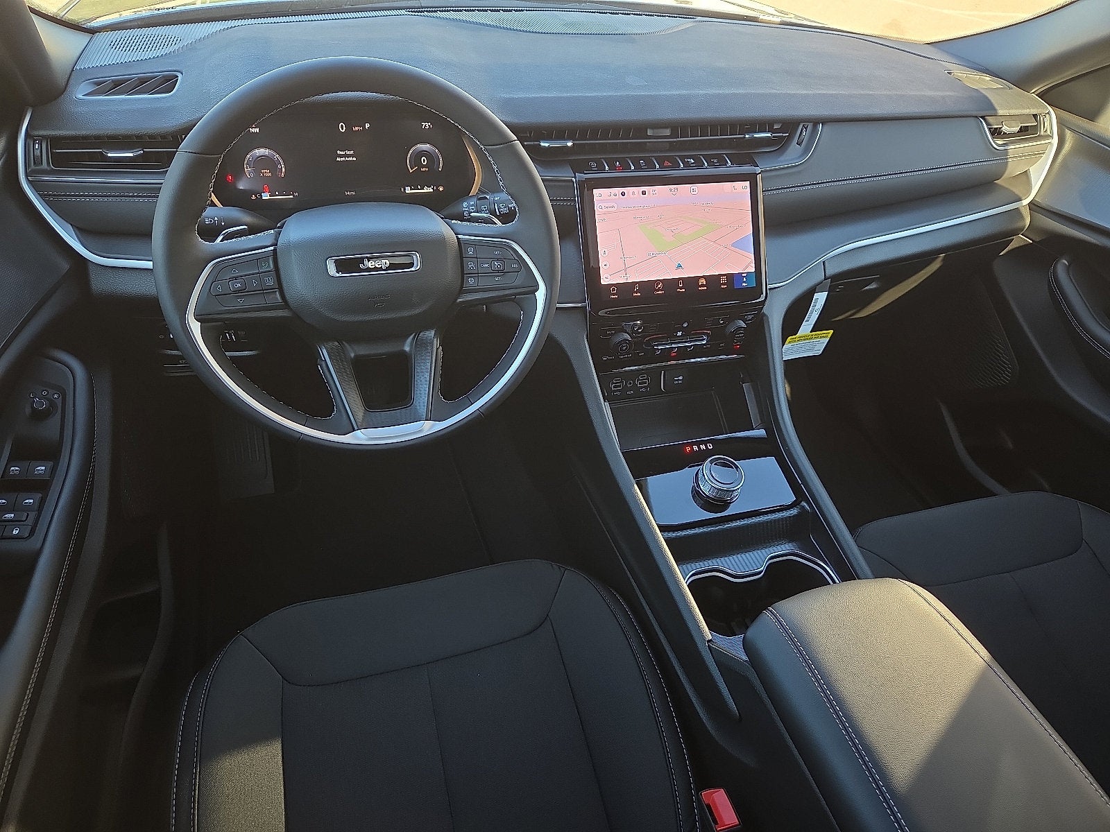 2027 Jeep Grand Cherokee GRAND CHEROKEE LAREDO X 4X4