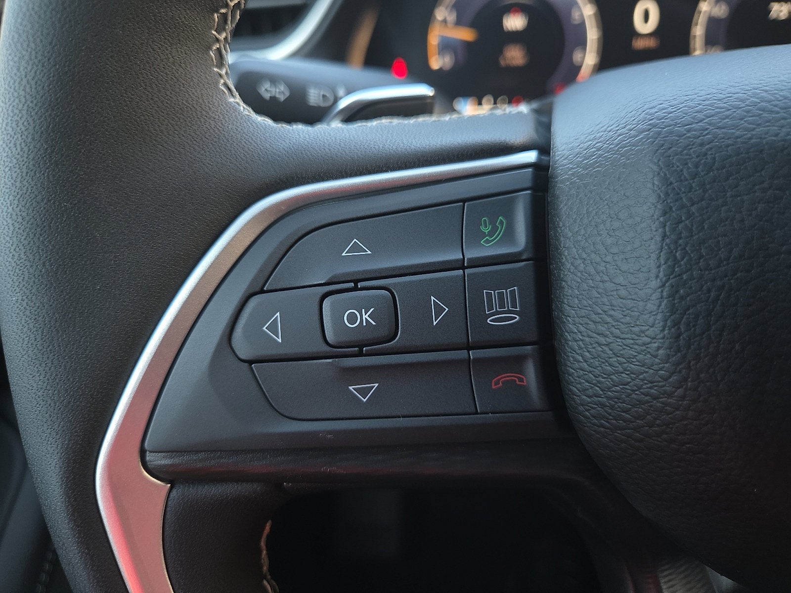 2027 Jeep Grand Cherokee GRAND CHEROKEE LAREDO X 4X4