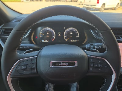 2027 Jeep Grand Cherokee GRAND CHEROKEE LAREDO X 4X4