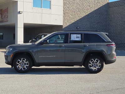 2027 Jeep Grand Cherokee GRAND CHEROKEE LAREDO X 4X4