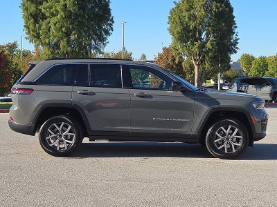 2027 Jeep Grand Cherokee GRAND CHEROKEE LAREDO X 4X4