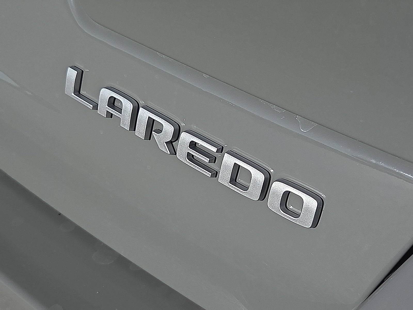 2027 Jeep Grand Cherokee GRAND CHEROKEE LAREDO X 4X4