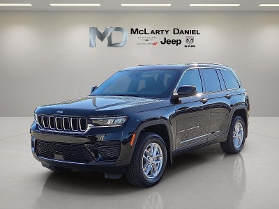 2025 Jeep Grand Cherokee GRAND CHEROKEE LAREDO X 4X4
