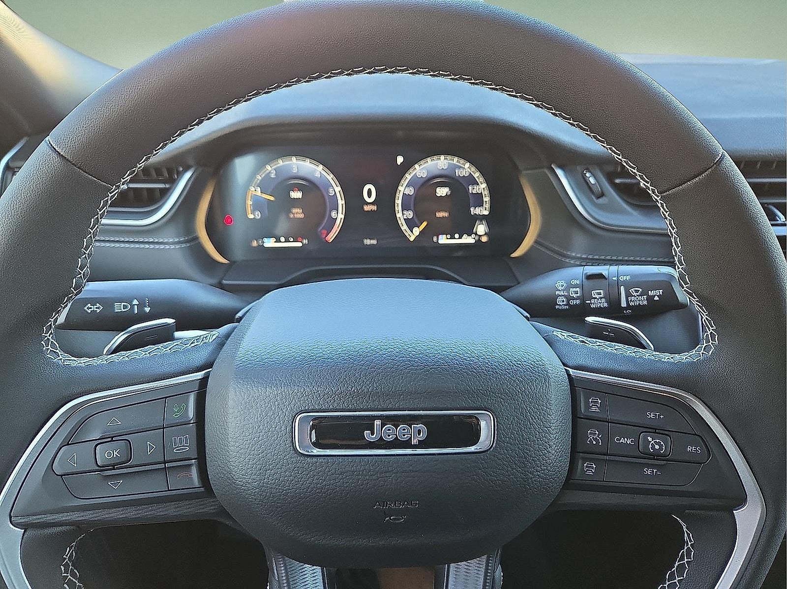 2025 Jeep Grand Cherokee GRAND CHEROKEE LAREDO X 4X4