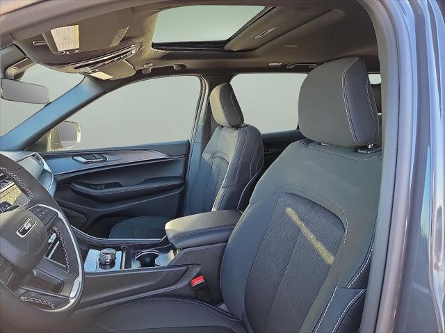 2026 Jeep Grand Cherokee GRAND CHEROKEE LAREDO X 4X4