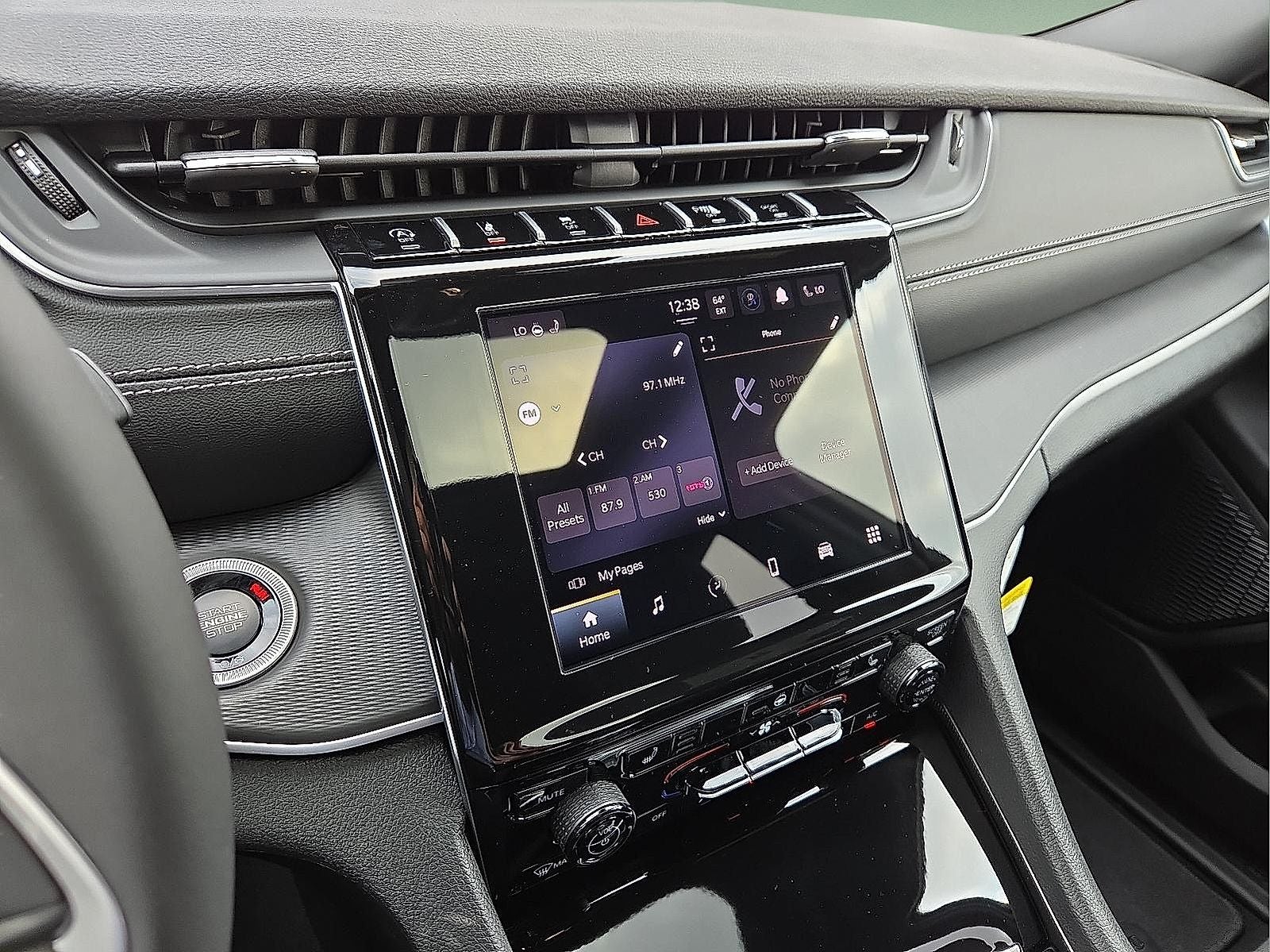 2026 Jeep Grand Cherokee GRAND CHEROKEE LAREDO X 4X4