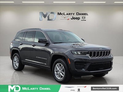 2026 Jeep Grand Cherokee GRAND CHEROKEE LAREDO X 4X4