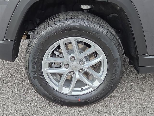 2026 Jeep Grand Cherokee GRAND CHEROKEE LAREDO X 4X4