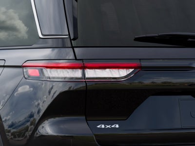 2027 Jeep Grand Cherokee Laredo