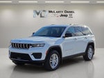 2026 Jeep Grand Cherokee GRAND CHEROKEE LAREDO X 4X4
