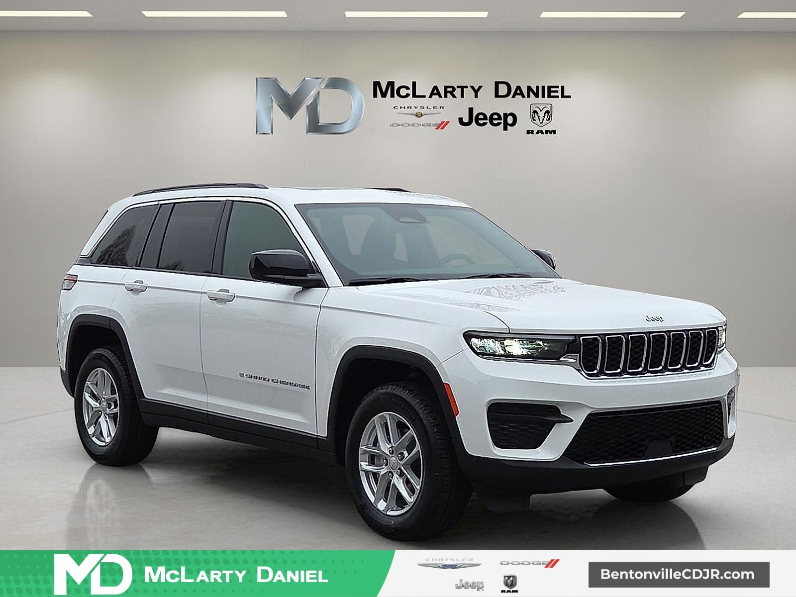 2026 Jeep Grand Cherokee GRAND CHEROKEE LAREDO X 4X4