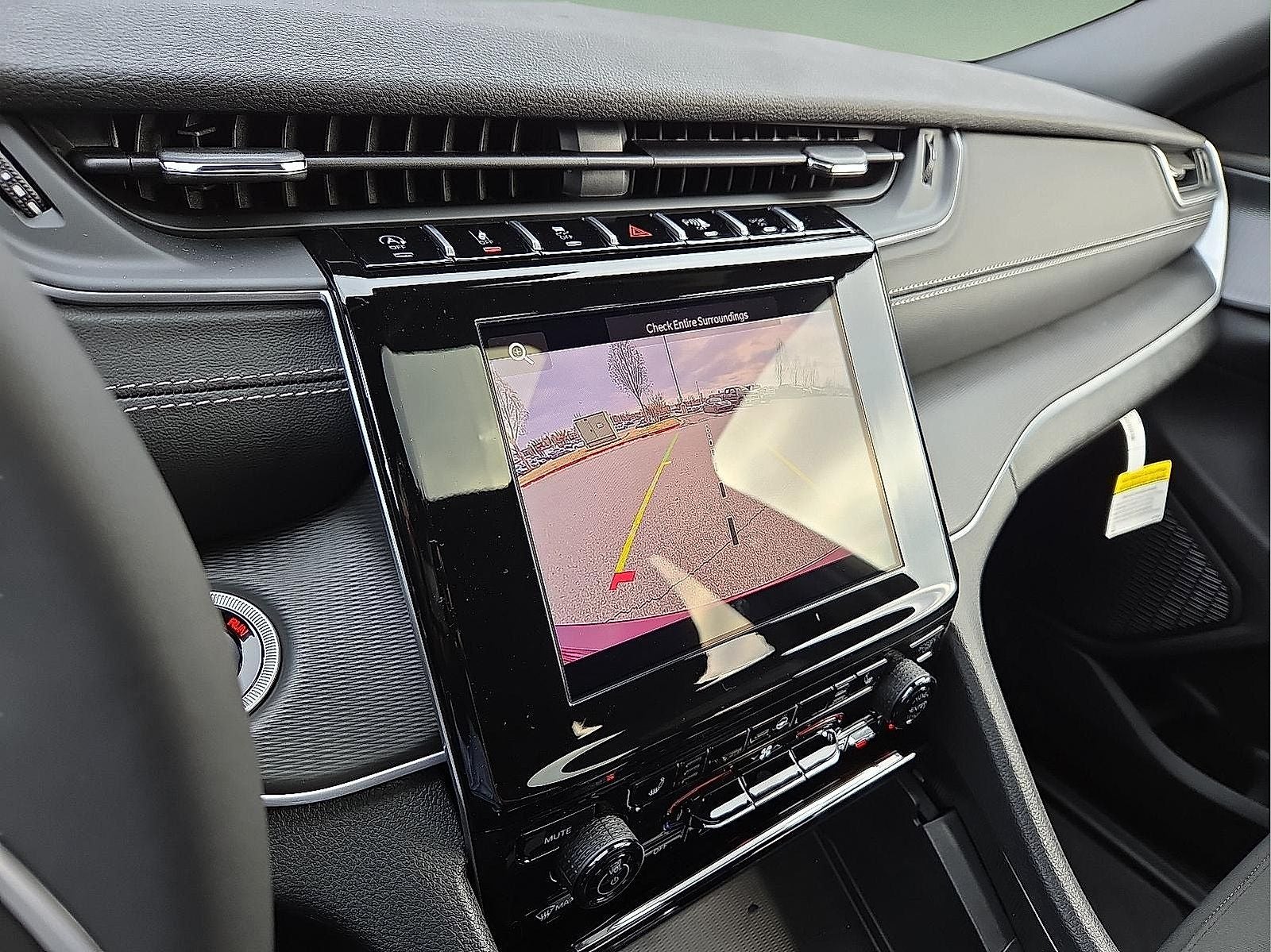 2026 Jeep Grand Cherokee GRAND CHEROKEE LAREDO X 4X4