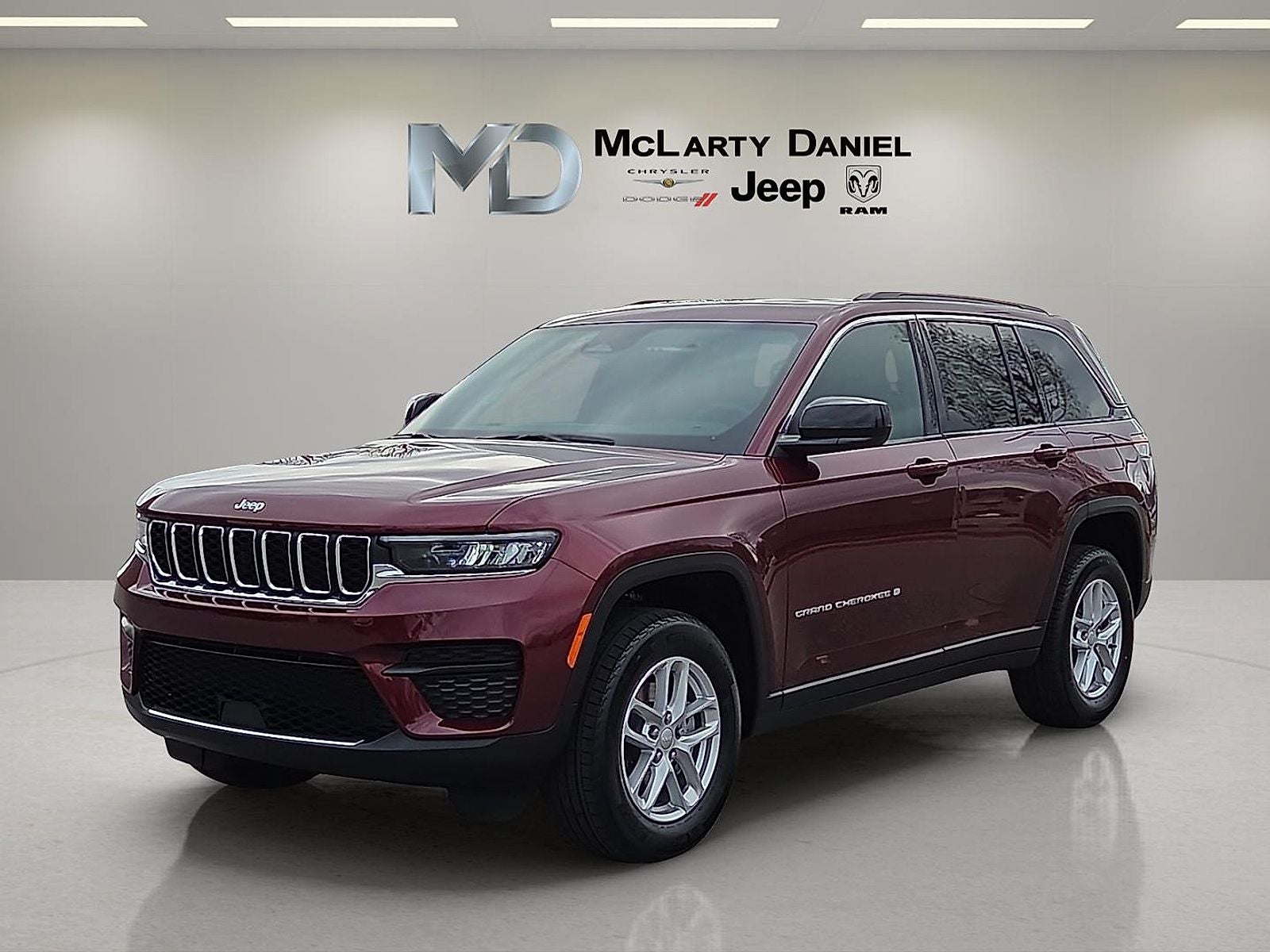 2026 Jeep Grand Cherokee GRAND CHEROKEE LAREDO X 4X4