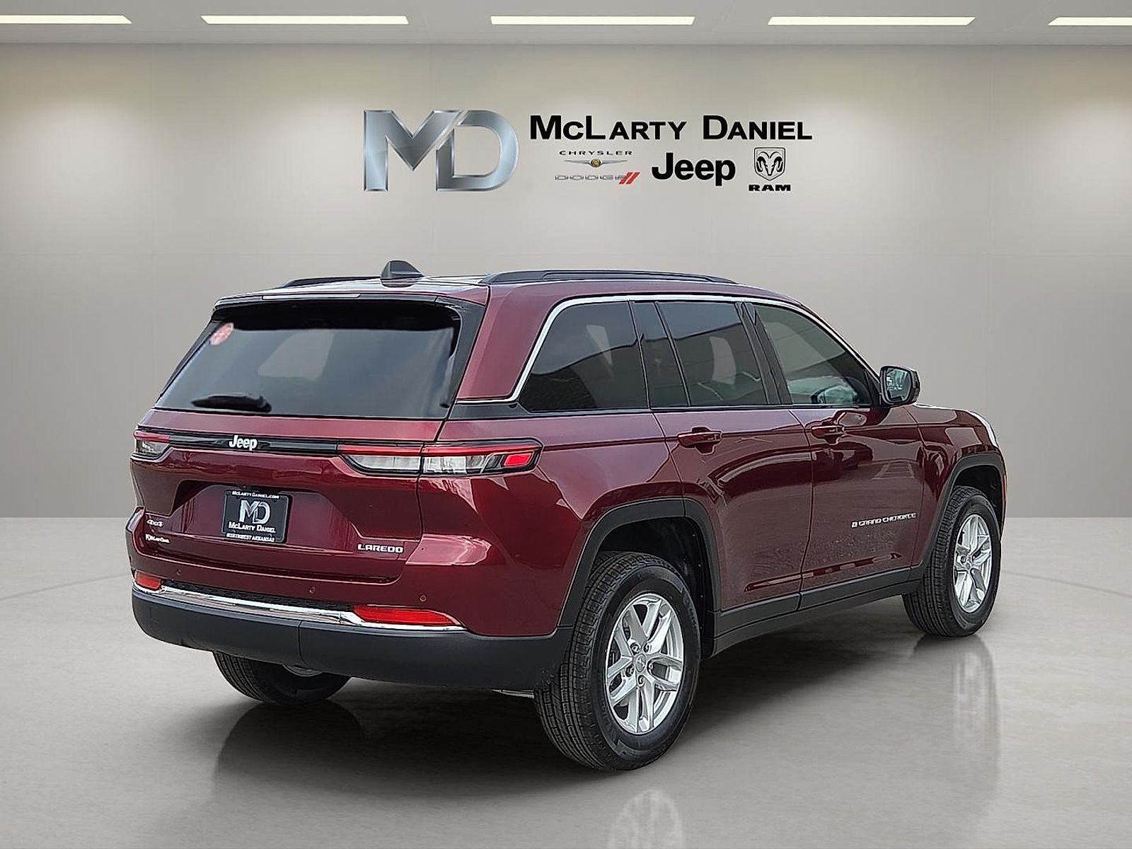 2026 Jeep Grand Cherokee GRAND CHEROKEE LAREDO X 4X4