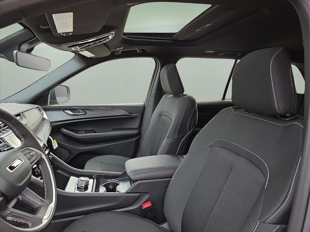 2026 Jeep Grand Cherokee GRAND CHEROKEE LAREDO X 4X4