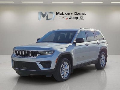2026 Jeep Grand Cherokee GRAND CHEROKEE LAREDO X 4X4