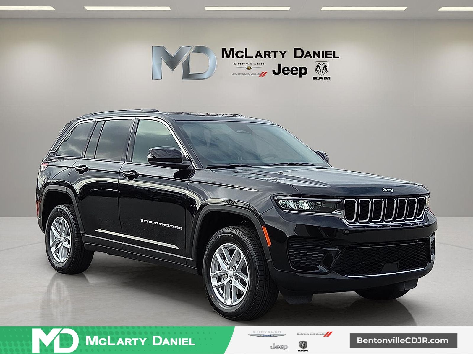 2026 Jeep Grand Cherokee GRAND CHEROKEE LAREDO X 4X4