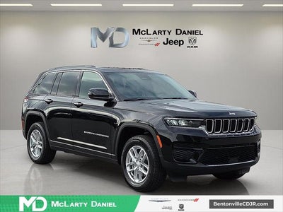 2026 Jeep Grand Cherokee GRAND CHEROKEE LAREDO X 4X4