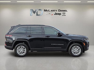 2026 Jeep Grand Cherokee GRAND CHEROKEE LAREDO X 4X4