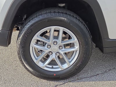 2026 Jeep Grand Cherokee GRAND CHEROKEE LAREDO X 4X4