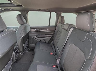 2026 Jeep Grand Cherokee GRAND CHEROKEE LAREDO X 4X4