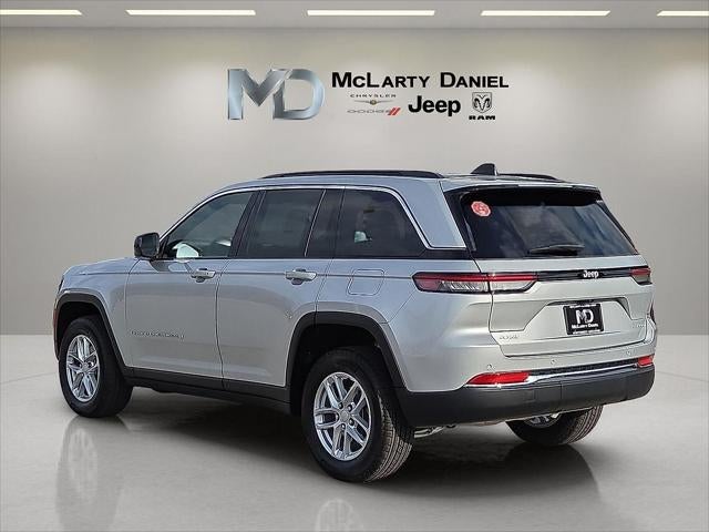 2026 Jeep Grand Cherokee GRAND CHEROKEE LAREDO X 4X4