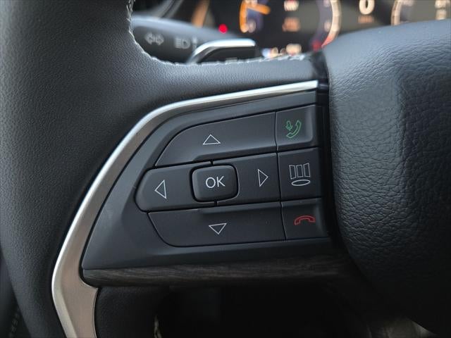 2027 Jeep Grand Cherokee GRAND CHEROKEE LAREDO ALTITUDE 4X4