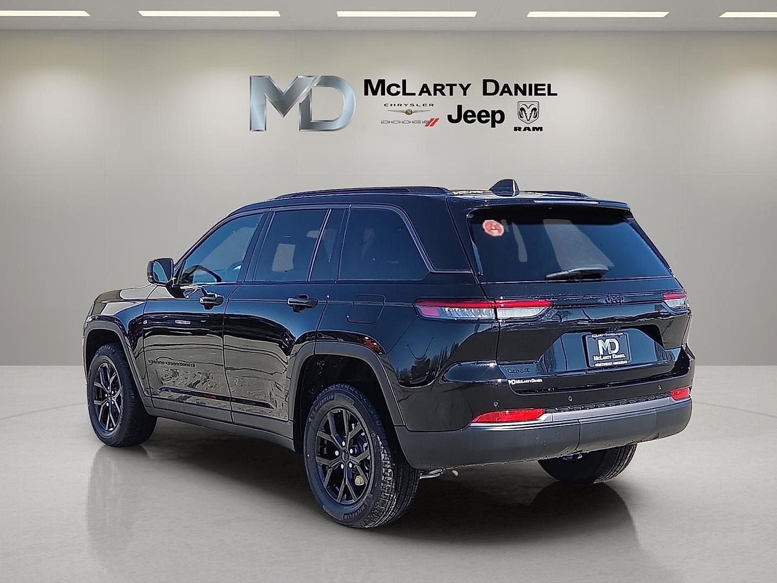 2026 Jeep Grand Cherokee GRAND CHEROKEE ALTITUDE 4X4