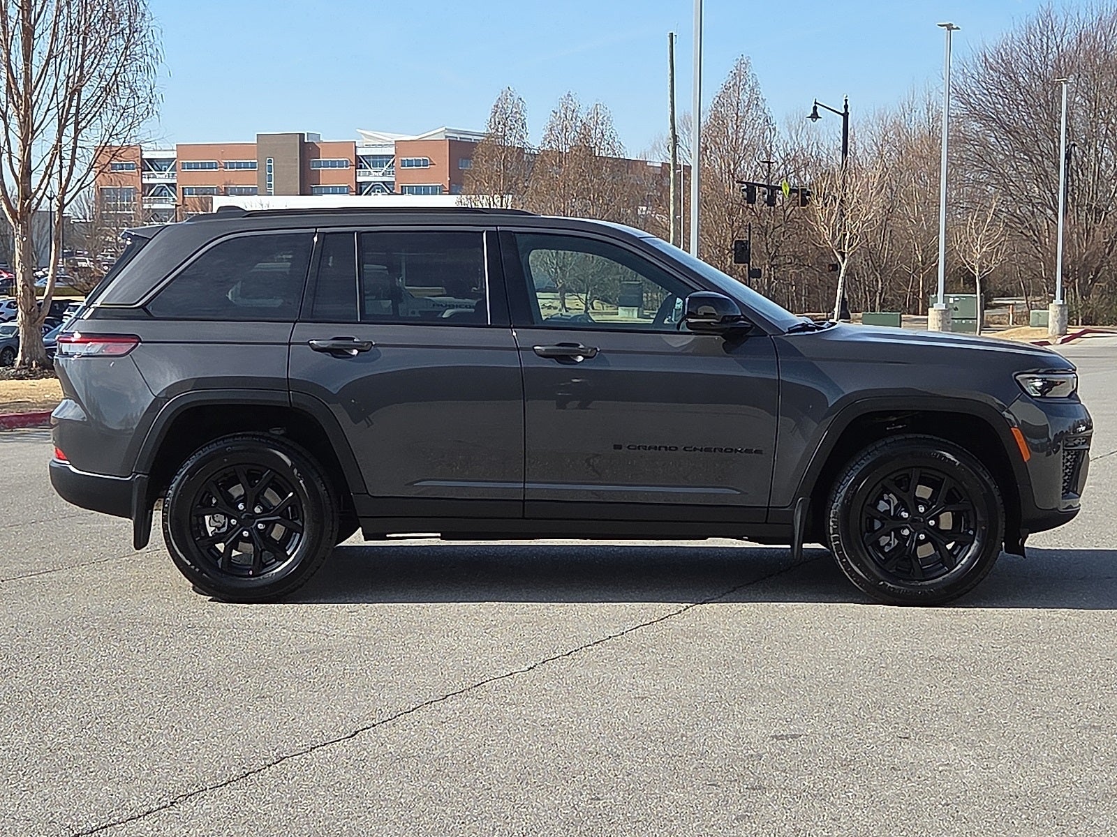 2026 Jeep Grand Cherokee GRAND CHEROKEE LAREDO ALTITUDE 4X4