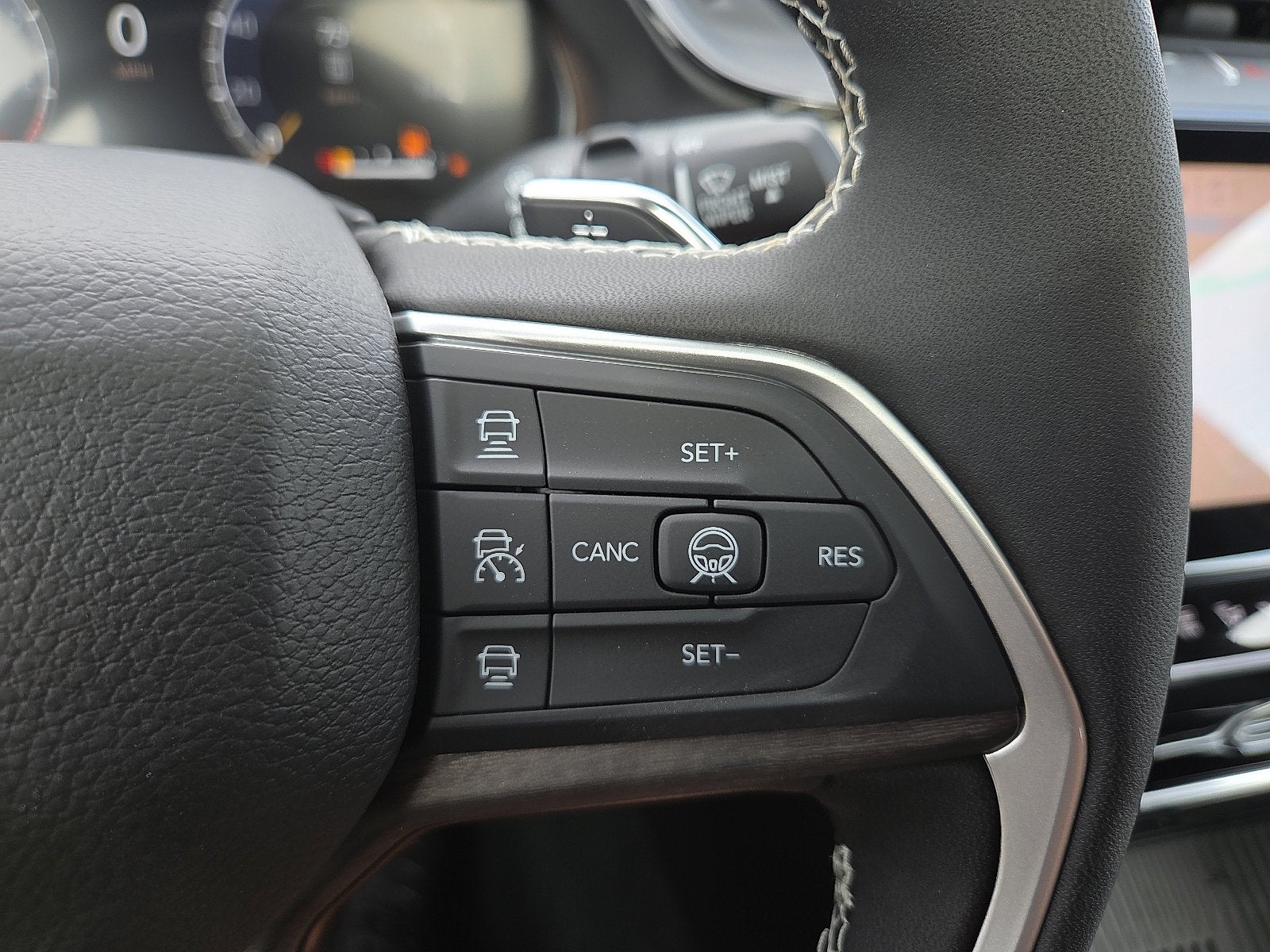 2027 Jeep Grand Cherokee GRAND CHEROKEE LIMITED RESERVE 4X4