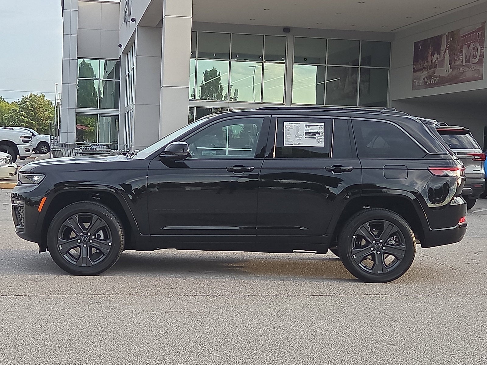 2027 Jeep Grand Cherokee GRAND CHEROKEE LIMITED RESERVE 4X4